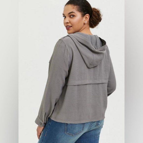 Torrid Grey Twill Hooded Crop Jacket Size 1x - Picture 2 of 15